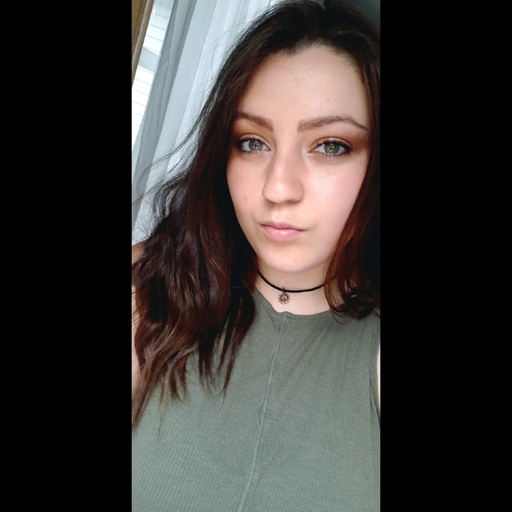 Meet your Posher, Alexis